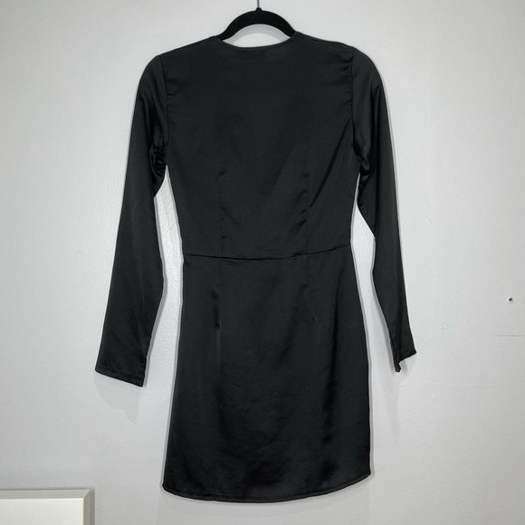 PrettyLittleThing satin wrap dress - Picture 4 of 6